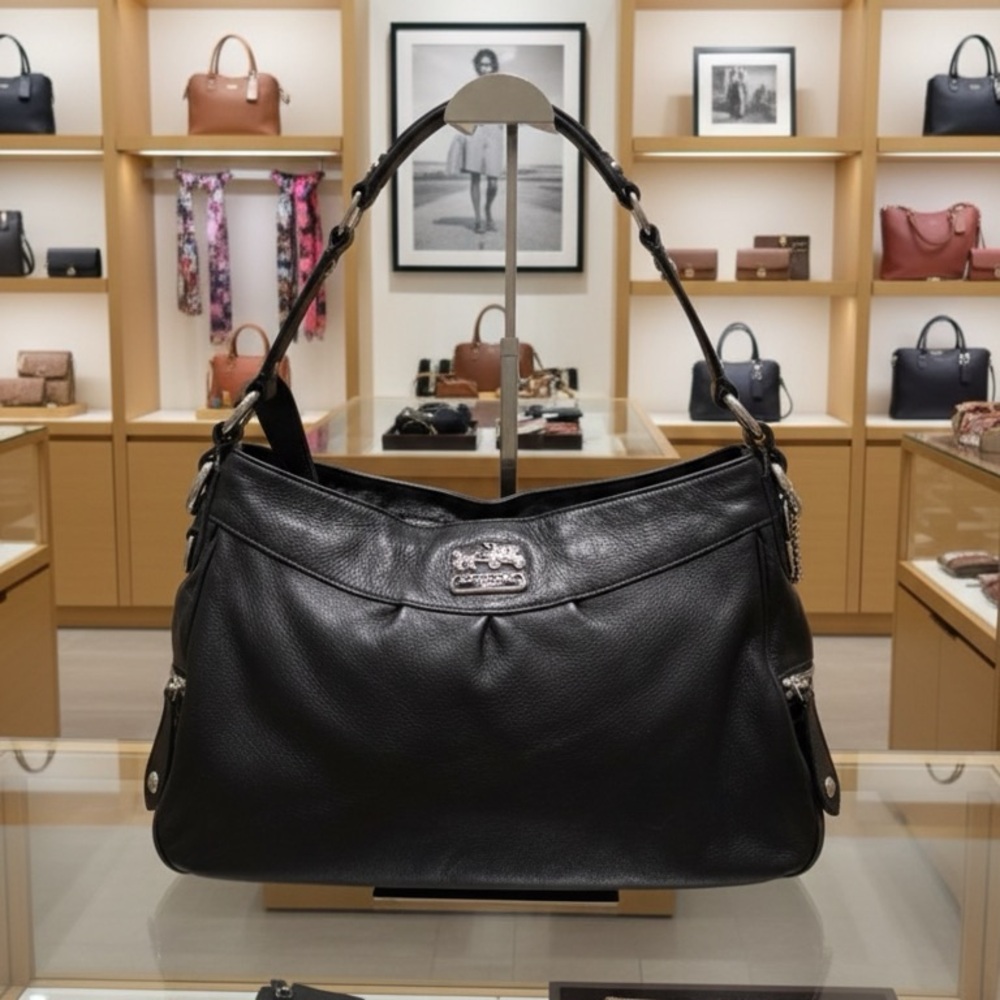 Vintage Coach Leather Madison in Black